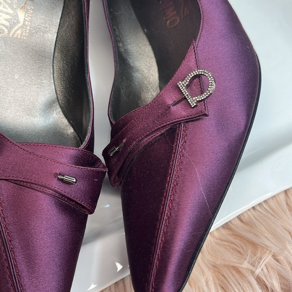 FERRAGAMO DARK PLUM SATIN HEEL - Picture 3 of 12